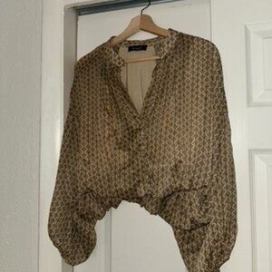 kourt printed longsleeve top size small *very good*